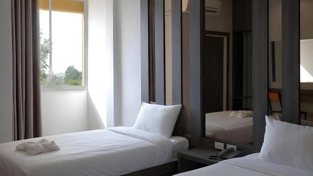B2 Buriram Boutique And Budget Hotel Екстериор снимка